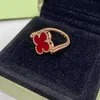 Уникальное кольцо для мужчин и женщин Новый двусторонний обратимый точность Высоко Высоко Высококачественные Красные Нефриты с общим VNAN CILEREFT ARRPLSE