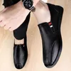 Casual Shoes Spring and Summer Men's Top Layer Cowhide Business Leather Fashionable Classic Black Low Cut bekväma män