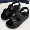 2024 Female primavera ed estate Nuova serie di sandali Serie classiche Sandals spessa Sandals tessuto di pelle di pecora in pelle di pecora altezza da 6 cm in schiuma da 6 cm Solica morbida Casualmente Sandali da donna Casual Domande 35-41