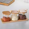 Contenitori di stoccaggio per alimenti contenitori in 3 pezzi Jar di condimento in vetro con cucchiaio per coperchio di bambù e vaso di stoccaggio Spezie di zucchero salata Contenitore alimentare Cucina da forno H240425