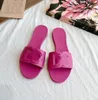 Toppkvalitet D designer g sandaler berömda läder tofflor låga häl skor lyxiga sandale mode kvinnor glider 544