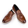 أحذية غير رسمية 2024 -مبيعات البريطانية على الطراز البريطاني تنفس على اللطف اللباس الجلود الرجال رجال رجعية حذاء رجالي رجال