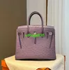 BK 2530 Handväskor Ostich Leather Totes Trusted Luxury Bags Lavender Purple Importerad Ostrich Skin Silver Button Handmased Bk Platinum Bag 30cm H Have Logo HB2EKP