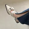 Femmes Sandales épaisses Chaussures d'été Fashion Mid Talons pointues Points de fête Chaussures Marque Casual Shoes 240425