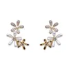 Bengelen kroonluchter nieuwe Koreaanse imitatie Pearl Flower Stud -oorbellen voor vrouwen licht luxe elegante kristal zirkoon oorbellen sieraden feest cadeau