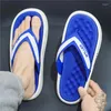 Slippers 2024 Summer masculino Anti -deslizamento de espessura Sapatos de praia Casual Casual Flip Flip Flip Flip ao ar livre