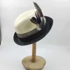 Breite Krempelnhüte Eimerhüte Neue Federn Strat für Männer Sommer Tren Beach Sun Hats Fedoras Ribbon lässig Cowboy Jazz C Gangster C männlich J240425