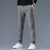 Pantalones para hombres estirando pantalones casuales hombres clásicos de ajuste delgado de peso liviano para hombres joggers sencillos sólidos pantalones de color caqui sólido D240425