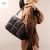 Bag Fashion Down Cotton Women Bull Borse Designer Borse Borse in nylon Space Pad Messenger di grande capacità Borse 2024