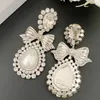 Frauen Designer Luxusohrringe Weiß Gold plattiert Bling cz Kristall Bug Ohrringe Clips für Mädchen Frauen für die Hochzeits Hochzeit Schönes Geschenk