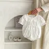 Rompers 2024 Summer 0-3Y Baby Clothes White 3D Flower Infant Girls Bodysuit Pure Color Toddler One Piece Baby Girls Outfit H240425