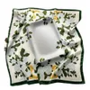 Nieuwe sjaals sjaals Gardenia sjaal met gesimuleerde sjaals Silk 70 Gedrukte kleine vierkante lente herfst dames haarbinding en decoratieve hoofddoekjes