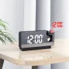 Klokken LED Digitale Smart Alarm Clock Watch Tabel Elektronische desktopklokken USB Wake Up Clock met 180D Time Projector Snooze vochtigheid