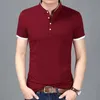2023サマーファッションブランド服Tシャツの男性ソリッドカラースリムフィット半袖TシャツマンダリンカラーカジュアルTシャツ240420