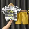 2024 Niños Niños Pajamas de verano Lindo estampado de dibujos animados Copas de camiseta de manga corta con pantalones cortos para bebés para niños pequeños 240410