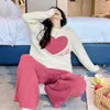 Abbigliamento per il sonno femminile 2024 Coral Fleece Donna morbida pigiami invernali dolci con cuori moda a manica lunga 2 pezzi per donne