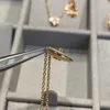 Projektant Trend Gold Amulet Biały Fritillaria Naszyjnik Wysokiej jakości 18K Rose Peacock Stone Mały Łańcuch kołnierzy