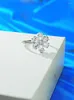 Klusterringar Desire 925 Sterling Silver Flower Artificial White Diamond Ring Set med höga koldiamanter mångsidig och söt stil