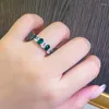 Cluster Rings Trendy Emerald Gemstone High Carbon Diamond Ring for Women 925 Sterling Silver Platinum Plated Fine Smycken årsdagen