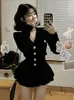 Sukienki robocze Koreańska moda V-NCK Długie rękaw Czarny dzianin kardigan Y2K E-Girl High talia Ruche Krótkie spódnice Dwie sztuczne zestawy