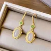 Dangle Ohrringe Klassische Design natürlicher hetian weißer Jade Oval Blume Langer chinesischer Stil Retro eleganter Charme Licht Luxus Ladies Schmuck