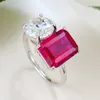 Ringos de cluster Vinregue Emerald Round Cut Ruby High Carbon Diamond Gemstone Vintage 925 Anel de prata esterlina para mulheres Presentes de jóias de casamento