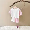 Conjuntos de roupas 2024 Roupa de menina para meninos recém-nascidos para crianças Camiseta casual de waffle de algodão curto+shorts Summer H240425