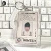 Keychains akrylpokardhållare Kpop Idol -kort transparent PO -ärmar Portabla ID -bussskydd Pendant Keychain