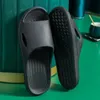 Mjuka hem tofflor par sommar inomhus skid bevis badrum sandaler el fasta färg män kvinnor flip flops platt skor y240412