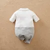 Rompers pasgeboren kleding Gentlemanly Style Party Cotton Soft 0-18m jongens en meisjes lente en herfst baby lange mouwen jumpsuit D240425