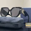 Lunettes de soleil Designer Luxury For Women Men Men Style Summer Summer Polaris Sun Glasses Lignes avec lettres Unisexe Box 45L1