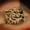 Bandringe neue Persönlichkeit Superb Craft Ring Hollow Geometrische Mosaikpaar für Frauen Hochzeitsfeier Verlobungs Schmuck Geschenk H240425