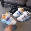 Barn sportskor spädbarn mjuk solad småbarnskor fall flickor baby andningsnät net sneakers mode barn skor för pojkar 240417