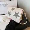 Drawstring Women Casual Sling Bag stora kapacitet Pu Star Messenger Stylish Satchel Justerbar rem Y2K för utomhusresor