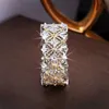 Band Rings Retro Hollow Diamond Ring Two-tone Line High-end Ladies Jewelry Engagement Wedding Gold Couple H240425