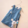 Robes de fille Cartoon souris broderie petites filles robe denim d'été robe sans manches en ligne A-line