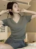 女性用TシャツTシャツ女性の十字列通気性デザインの柔らかい韓国スタイルのデイリートップクールな甘いストリートウェアレディースシンプル