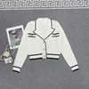 여자 니트 티 디자이너 23 가을 New B Family Suit Collar Maze Jacquard Slim Knit Cardigan for Women YRJ3