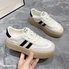 Casual schoenen 2024 Dames Vulcanisatie Design Koreaanse ronde teen vaze echte sport sneaker voor vakantie werken