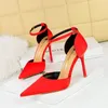 Chaussures habillées 10 cm de haut talon satiné pointu à cheville creuse rouge pour femmes mariage
