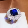 Anillos de la banda Nuevo joyería de imitación al por mayor anillo de tesoro del tesoro retro de diamantes con encarceladas de la fiesta de la flor de cumpleaños H240425