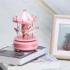 Figurines décoratines Boîte de musique de carrousel de conception exquise peinte facile à utiliser accessoires de gâteau en plastique ornements de roue ferris