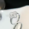 Famous Designer Rings for Lovers High Clover Ring Women con oro 18K Lucky Luce Luce Luce Luce con comune Vnain