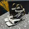 Sandales pour femmes talons stiletto sandals femmes chaussures de créateur de chaussures de fête d'été robes de luxe concepteur ouvert en cuir breveté roman de mariage vintage chaussures de qualité supérieure