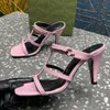 Tasarımcı Sandalet Terlik Silahları Yeni Kadın Yüksek Topuk Terlikleri Patent Deri Moda Kolay Seksi Marka Kayışı Zarif Mule Yaz Stiletto Topuklar Sandalet 8.5cm