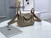 Femme sac à main L Linndies 2024 Nouvelle couche supérieure Cowhide Togo Le cuir 19cm mini sac de médecine en cuir crossbody Sac en cuir authentique