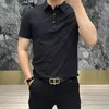 Polos para hombres Camiseta con camisetas rayas Tops gráficos macho flaco con collar de collar de moda negra