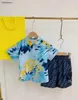 Nuovo Designer Designer vestiti per ragazzi Set da camicia per bambini Dimensioni 110-160 cm Shirt in stile vacanza e stampa completa di lettere Logo Shorts 24pril