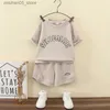 Set di abbigliamento Summer Teenage Boy Case Set per bambini Tshirt lettera e pantaloncini 2 pezzi Suit Kid Short Short Short Bottom Outfits Tracksuit Q240425