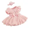 Robes de fille beqeuewll bébé fille 2 pièces tenues en dentelle en dentelle robe roberie à volants et bandeau de mode mignon vêtements d'été de mode d240425